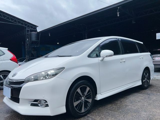 2013 Toyota Wish 2.0尊爵 駕駛座電動調整座椅 HID氙氣大燈 循跡防滑控制系統  第3張相片