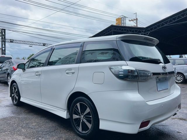 2013 Toyota Wish 2.0尊爵 駕駛座電動調整座椅 HID氙氣大燈 循跡防滑控制系統  第18張相片