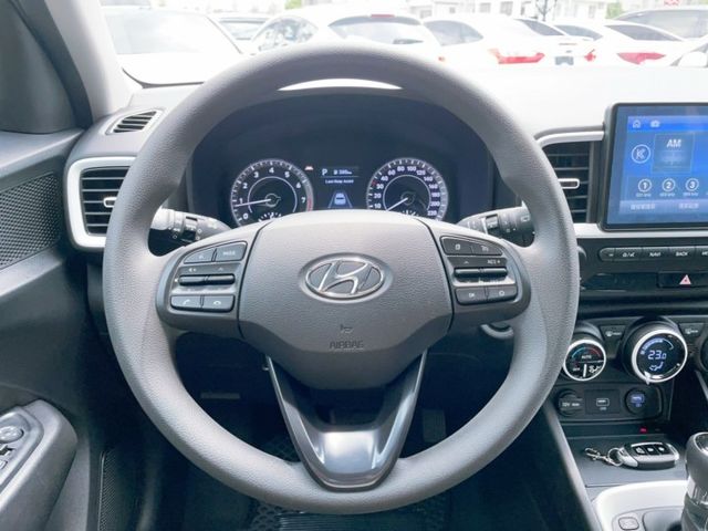 2022 Hyundai Venue GLB雙色版 原廠保養 超低里程僅跑兩萬九 IKEY 盲點 環景 CarPlay  第9張相片