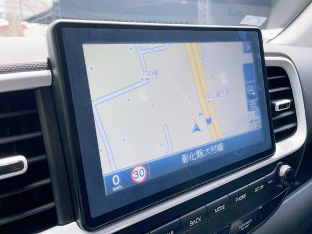 2022 Hyundai Venue GLB雙色版 原廠保養 超低里程僅跑兩萬九 IKEY 盲點 環景 CarPlay  第13張相片