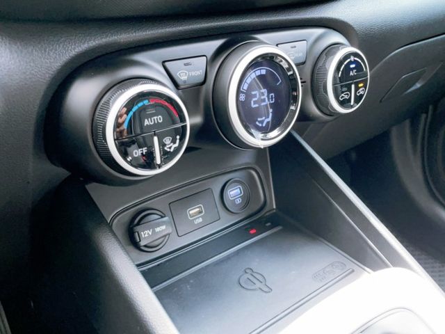 2022 Hyundai Venue GLB雙色版 原廠保養 超低里程僅跑兩萬九 IKEY 盲點 環景 CarPlay  第14張相片