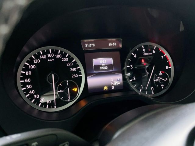 2019 年式 Infiniti Q30 1.6t風尚版 IKEY 全景天窗 ACC 電動尾門 超低里程僅跑三萬二  第8張相片