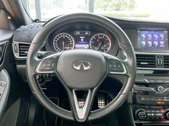 2019 年式 Infiniti Q30 1.6t風尚版 IKEY 全景天窗 ACC 電動尾門 超低里程僅跑三萬二  第12張相片