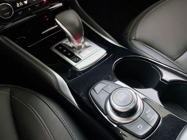 2019 年式 Infiniti Q30 1.6t風尚版 IKEY 全景天窗 ACC 電動尾門 超低里程僅跑三萬二  第16張相片