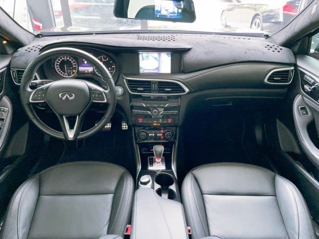 2019 年式 Infiniti Q30 1.6t風尚版 IKEY 全景天窗 ACC 電動尾門 超低里程僅跑三萬二  第17張相片