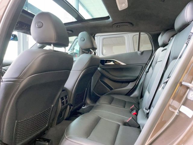 2019 年式 Infiniti Q30 1.6t風尚版 IKEY 全景天窗 ACC 電動尾門 超低里程僅跑三萬二  第18張相片