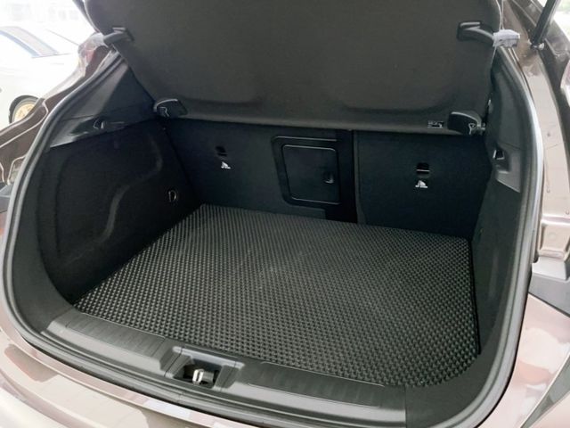 2019 年式 Infiniti Q30 1.6t風尚版 IKEY 全景天窗 ACC 電動尾門 超低里程僅跑三萬二  第20張相片