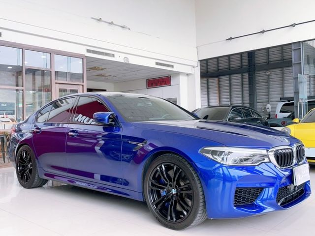 2018 BMW M5 Racing Package 總代理 里程僅跑六萬 螢幕鑰匙 選配21.1萬  第1張相片