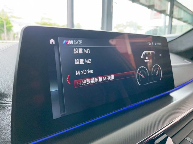 2018 BMW M5 Racing Package 總代理 里程僅跑六萬 螢幕鑰匙 選配21.1萬  第10張相片