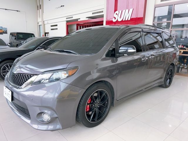 2014 Toyota Sienna SE 3.5  SE運動空力套件 360環景  第3張相片