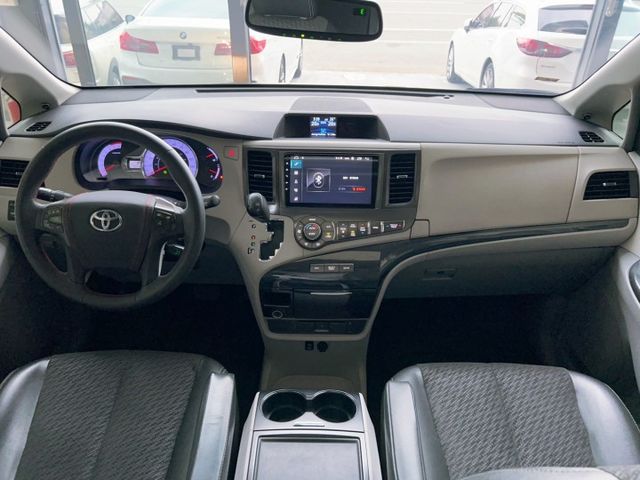 2014 Toyota Sienna SE 3.5  SE運動空力套件 360環景  第11張相片