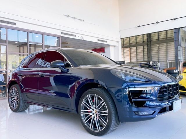 2015 Porsche Macan Turbo 一手車 總代理 原廠保養 選配79.6萬 超低里程僅跑八萬  第1張相片