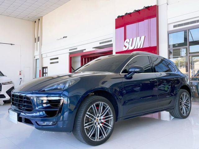 2015 Porsche Macan Turbo 一手車 總代理 原廠保養 選配79.6萬 超低里程僅跑八萬  第3張相片