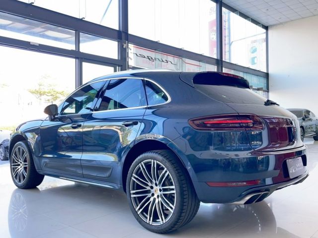 2015 Porsche Macan Turbo 一手車 總代理 原廠保養 選配79.6萬 超低里程僅跑八萬  第17張相片