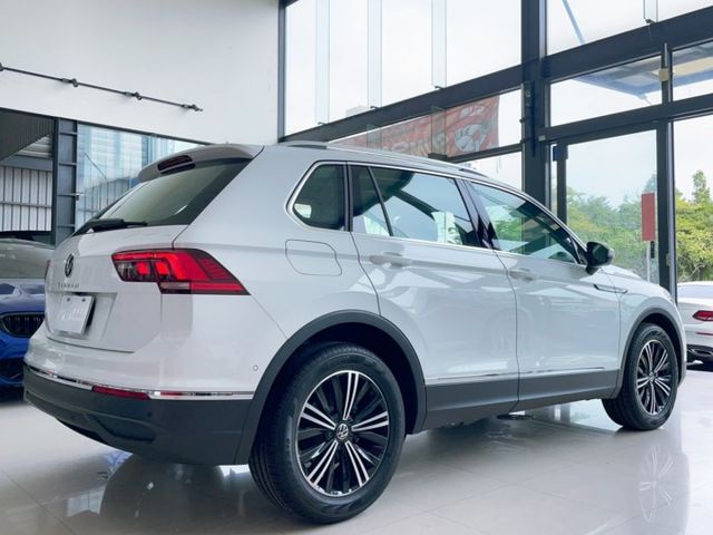 2023 VW Tiguan 280 TSI Elegance 一手車 原廠保固中 里程僅跑五百  第20張相片