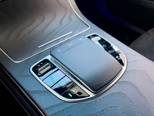 2019 / 20 年式 M-Benz GLC300 4MATIC 總代理 小改款 輕油電 23P  第13張相片