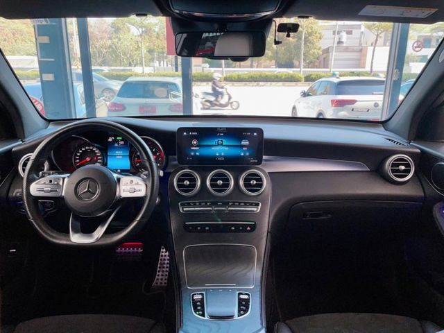 2019 / 20 年式 M-Benz GLC300 4MATIC 總代理 小改款 輕油電 23P  第14張相片