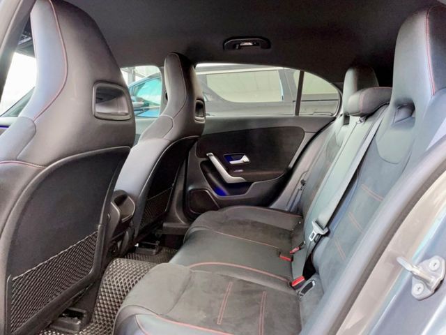 2021 M-Benz A180運動版 原廠保養 里程僅跑五萬六  23P  第16張相片