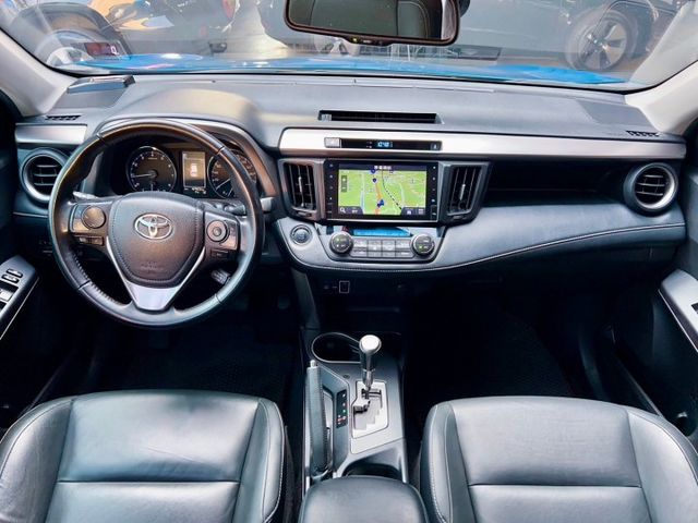 2017/18年式 Toyota RAV4 2.0尊爵 一手車 里程僅跑四萬七 車道偏離 循跡防滑  第11張相片