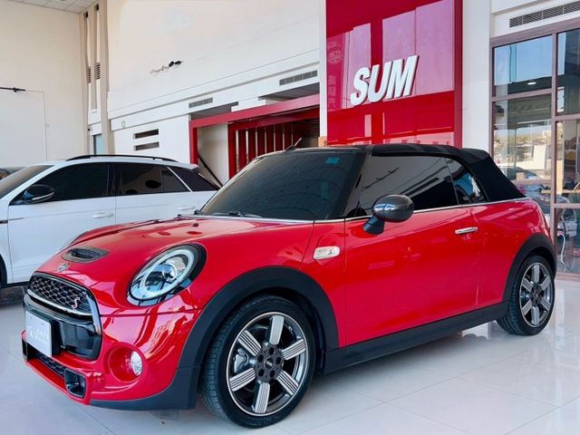 2019 Mini Cabrio Cooper S 總代理 原廠保養 里程僅跑五萬一  第3張相片