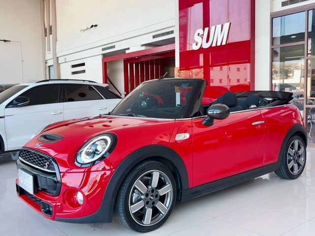 2019 Mini Cabrio Cooper S 總代理 原廠保養 里程僅跑五萬一  第14張相片