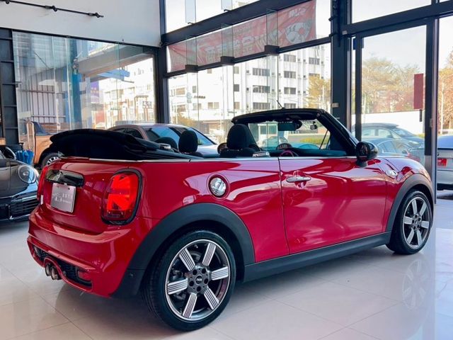 2019 Mini Cabrio Cooper S 總代理 原廠保養 里程僅跑五萬一  第15張相片