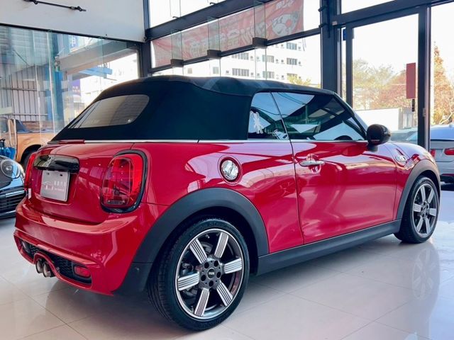 2019 Mini Cabrio Cooper S 總代理 原廠保養 里程僅跑五萬一  第17張相片