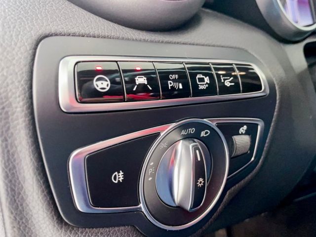 18 年式 M-Benz 加規 C300 AMG 4MATIC Estate 原廠保養 里程十六萬  第10張相片