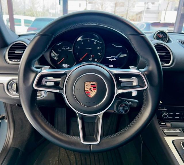 2017 Porsche Cayman 2.0 總代理 里程僅跑三萬六 選配26萬  第6張相片