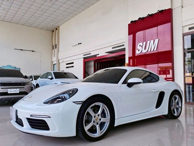 2020 Porsche 718 Cayman 2.0 總代理 里程僅跑三萬七 選配含升級62.08萬  第2張相片