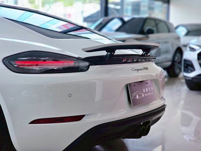2020 Porsche 718 Cayman 2.0 總代理 里程僅跑三萬七 選配含升級62.08萬  第14張相片