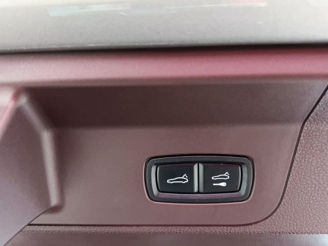 2017 Porsche Panamera  總代理 選配花費165萬 里程僅跑九萬五  第17張相片