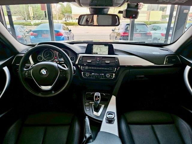 2017 / 18 年式 BMW 320i Sport 小改款 B48 引擎 原廠保養 5AS  第15張相片