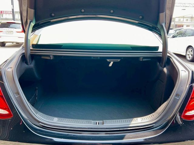 2019/20年式 M-Benz  E200 Avantgarde LUX豪華版 總代理 原廠保養  第18張相片