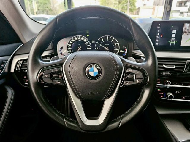 2017 BMW G30 530i Luxury 改裝原廠 M 款空力套件  第7張相片