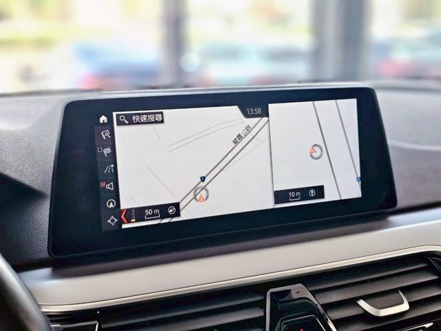 2017 BMW G30 530i Luxury 改裝原廠 M 款空力套件  第9張相片