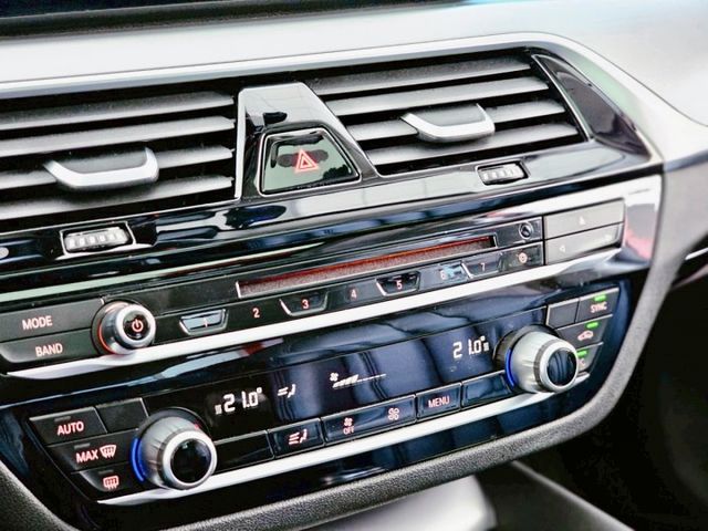 2017 BMW G30 530i Luxury 改裝原廠 M 款空力套件  第10張相片