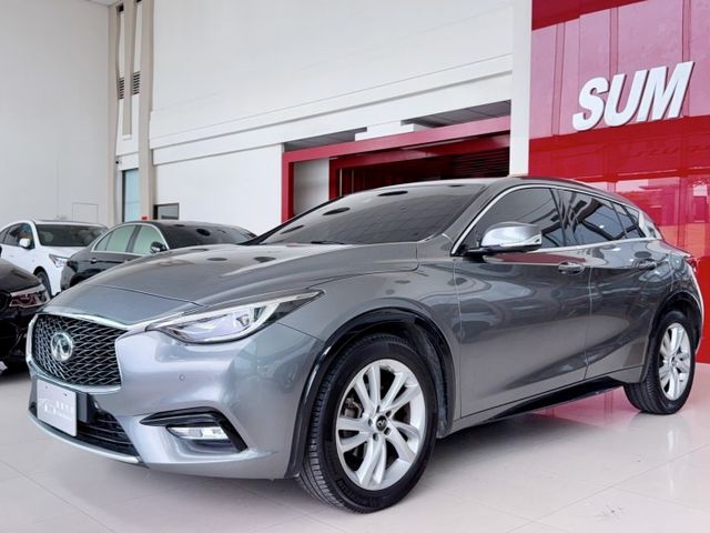 2016 Infiniti Q30 1.6t風尚版 一手車 里程僅跑三萬九 智慧定速巡航系統  第3張相片