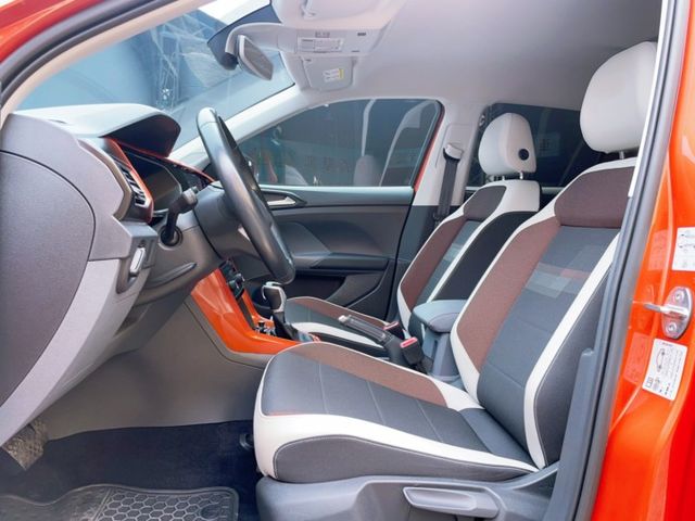2020 Volkswagen T-Cross 230 TSI Style Design 原廠保養 里程僅跑六萬七  第6張相片