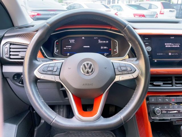 2020 Volkswagen T-Cross 230 TSI Style Design 原廠保養 里程僅跑六萬七  第9張相片