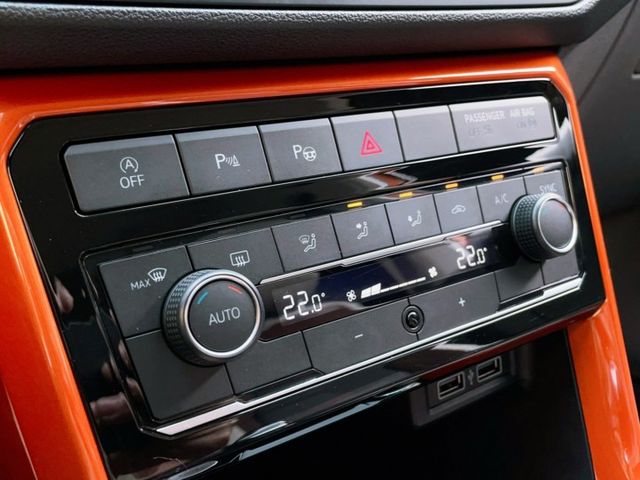 2020 Volkswagen T-Cross 230 TSI Style Design 原廠保養 里程僅跑六萬七  第14張相片