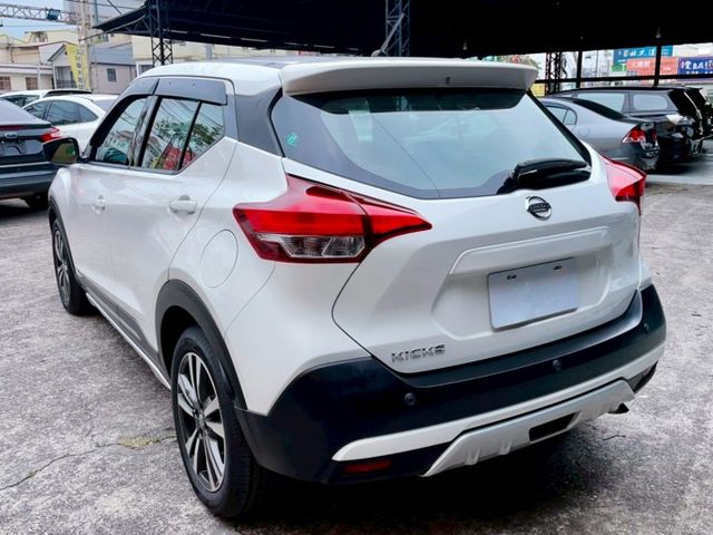 2019 Nissan Kicks 1.5時尚版 超低里程僅跑三萬一 選配 Kicks ID. 運動套件組  第12張相片
