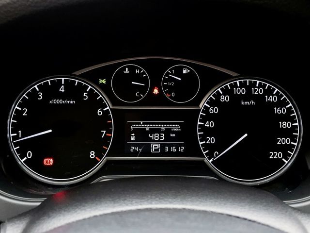 2021 Nissan Tiida 5D 智能360版 超低里程僅跑三萬一  第7張相片