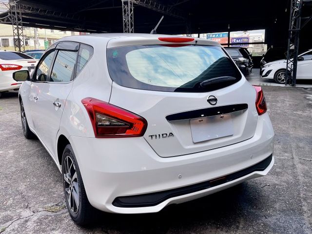 2021 Nissan Tiida 5D 智能360版 超低里程僅跑三萬一  第15張相片