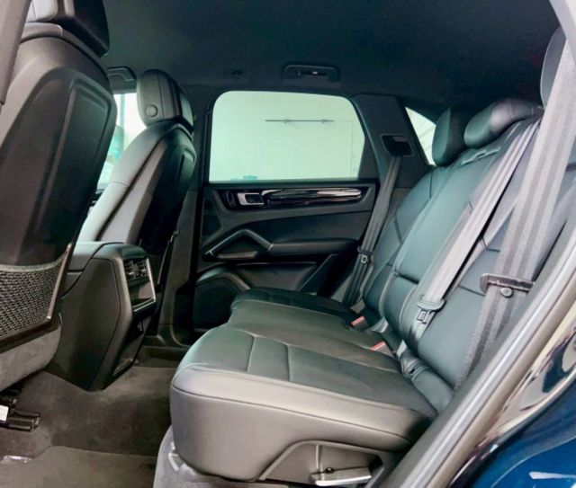 2019 Porsche Cayenne 總代理 超低里程僅跑三萬三 選配含改裝47.8萬  第10張相片