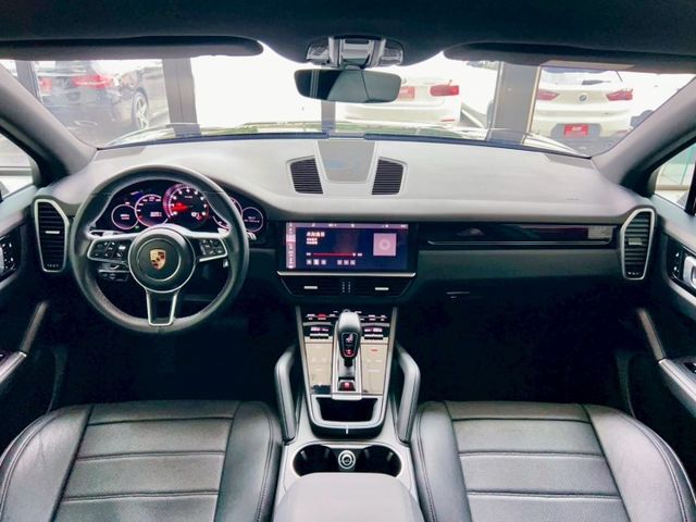 2019 Porsche Cayenne 總代理 超低里程僅跑三萬三 選配含改裝47.8萬  第12張相片