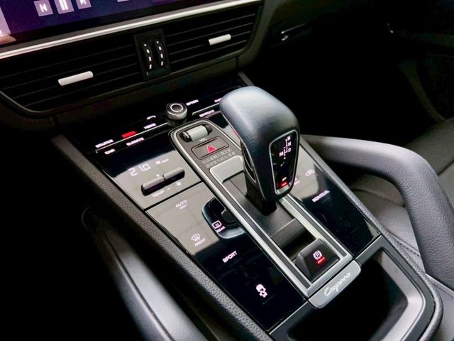 2019 Porsche Cayenne 總代理 超低里程僅跑三萬三 選配含改裝47.8萬  第13張相片