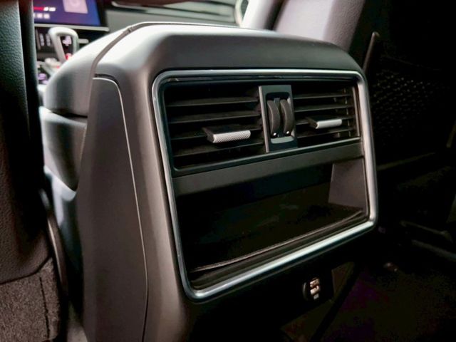 2019 Porsche Cayenne 總代理 超低里程僅跑三萬三 選配含改裝47.8萬  第14張相片