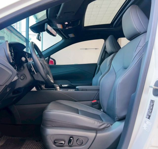2023 Lexus RX350h頂級版 一手車 原廠保養 原廠保固中 迎風面犀牛皮 選配環景  第6張相片