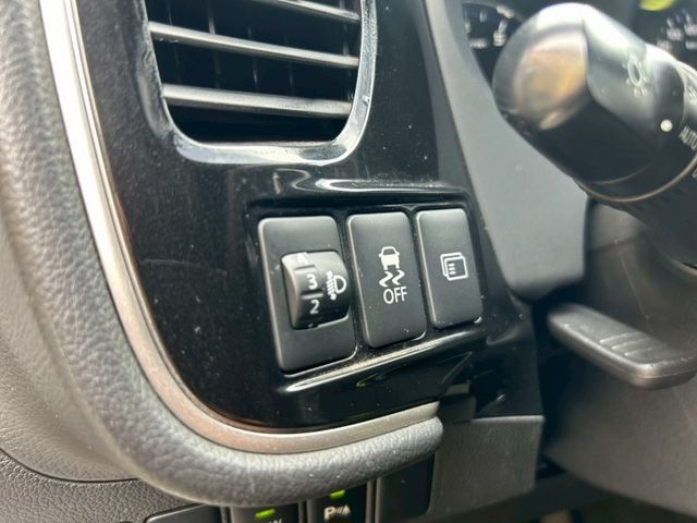 2020/21年式  Mitsubishi  Outlander 4WD 躍動型 循跡防滑 三合一盲區偵測警示  第11張相片